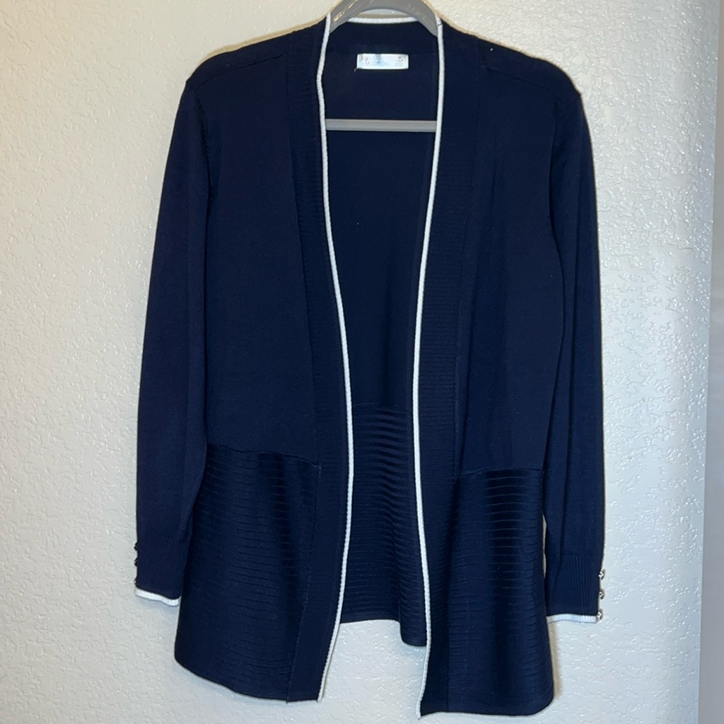Nwot Women’s Navy Blue Spring Cardigan Size Large